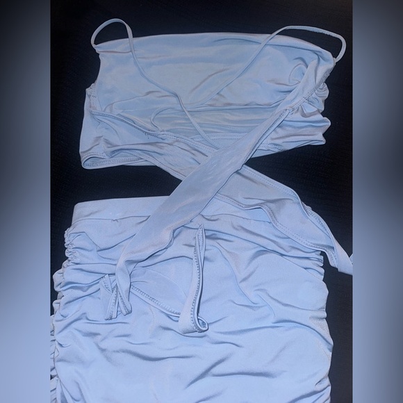 Fashion nova club set baby blue , crossed back, mini skirt - Picture 2 of 6